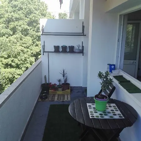 With Garden View Kwatera prywatna *